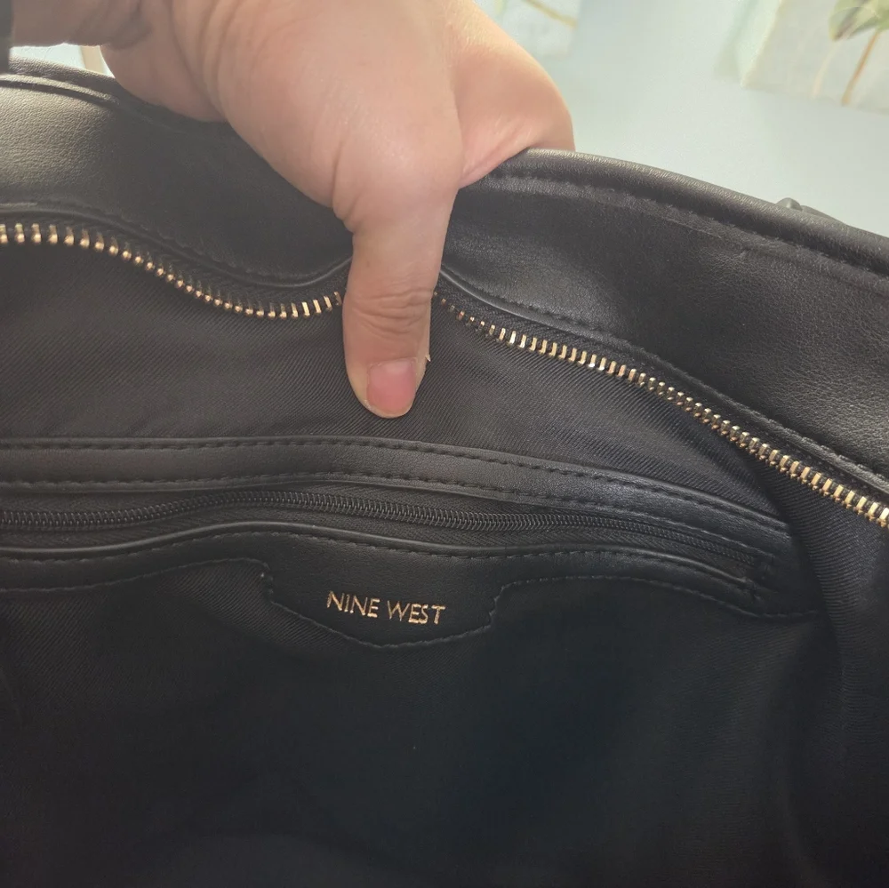 5 Piece Bundle Lot Set - Black, Gold, Silver Tones - Picture 15 of 16